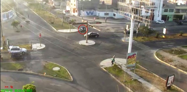 Imprudencia de choferes en Nuevo Chimbote es captada por cámaras de seguridad