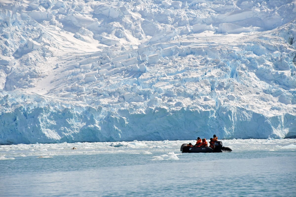 Científicos ancashinos del Inaigem investigan impactos del retroceso glaciar en la Antártida