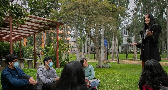 Cinthia, la universitaria que promueve el voluntariado en otros estudiantes  