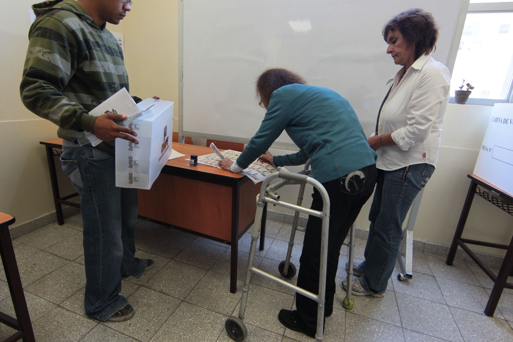 Ciudadanos con discapacidad pueden empadronarse para facilidades en comicios 2016