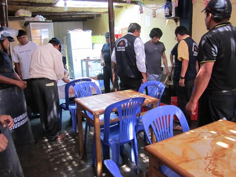  Clausuran “chichería” por no contar con licencia de funcionamiento