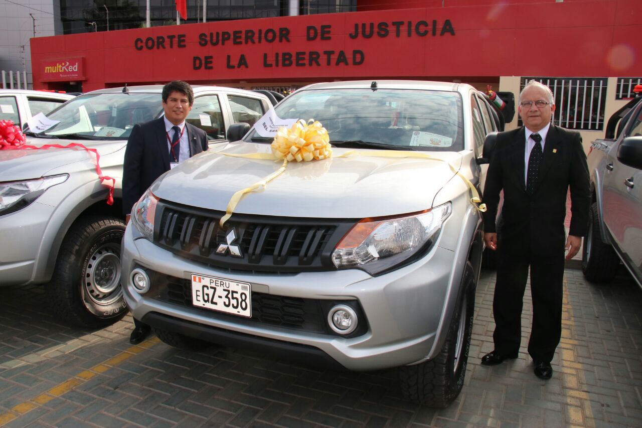 Poder Judicial entrega moderna camioneta a favor de la Corte de justicia del Santa