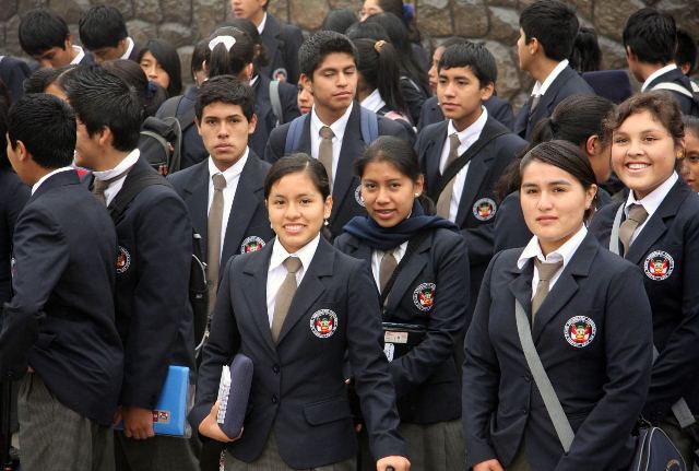 Colegios de Alto Rendimiento atenderán a estudiantes más destacados