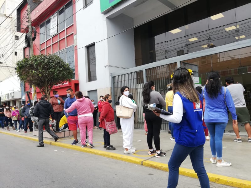 Defensoría: bancos y municipios deben adoptar medidas de bioseguridad durante cobro de bonos