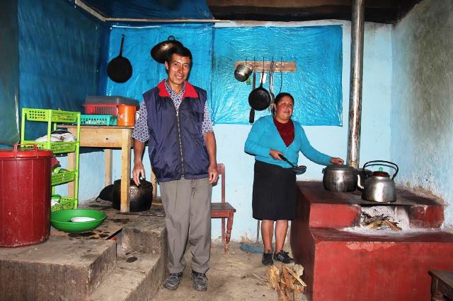  Integrantes de proyecto Haku Wiñay de Chimbote son capacitados en construcción de cocinas mejoradas