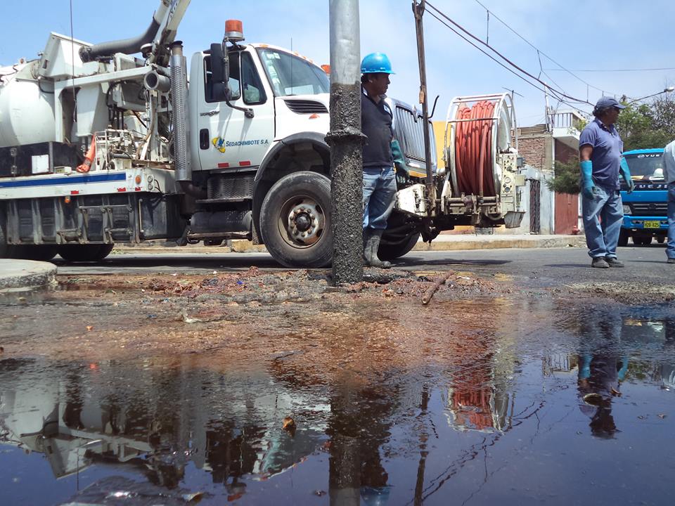 Chimbote: colapso de buzón en “La Florida” se debió a que estaba conectado a pesqueras 