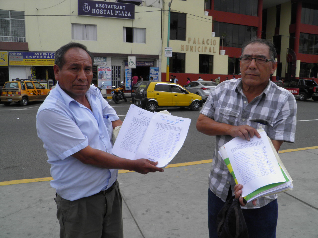 Chimbote: Con firmas colectiveros se resisten en abandonar paraderos del casco urbano