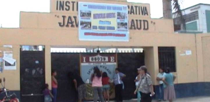 Colegio Javier Heraud recibe desayuno de “Qali Warma” en mal estado