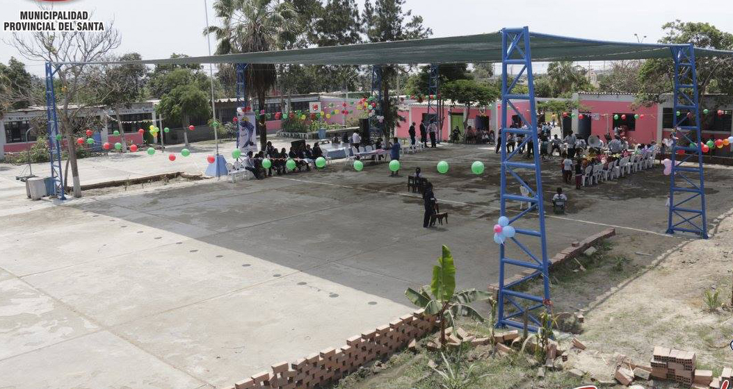 Colegio de Santa Clemencia ahora cuenta con malla para protección solar