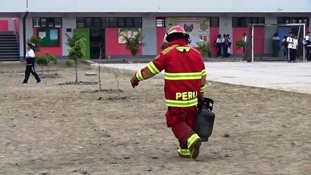 Momentos de tensión en colegio de Nuevo Chimbote por fuga de gas 