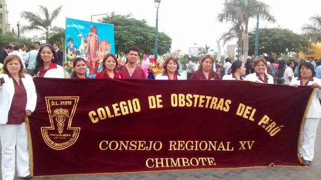 Obstetras protestan porque el Minsa les ha anulado 70 plazas en Áncash y anuncian paro