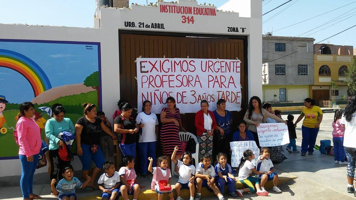 Padres y niños del colegio inicial 314 protestan por no contar con profesor