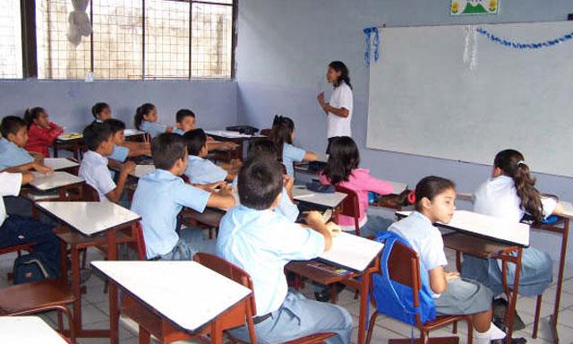 Advierten que colegios privados incrementarán en 82% precio de pensiones 