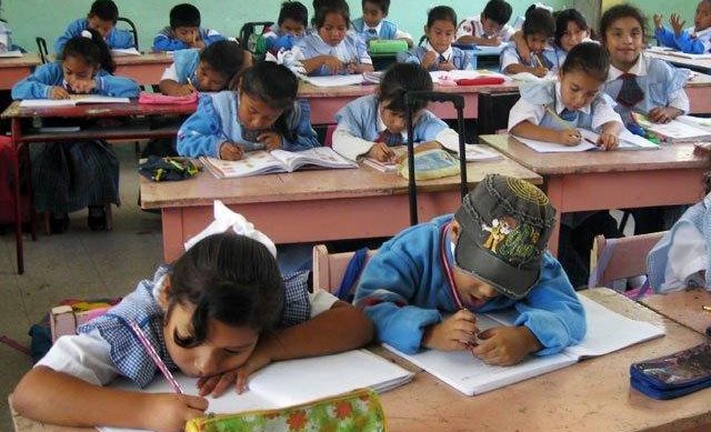 Colegios particulares de Chimbote iniciaron sus labores académicas 2014
