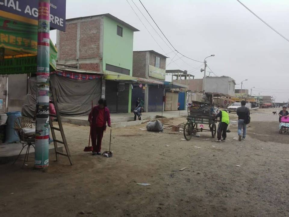 Chimbote: comerciantes de “La Perla” temen cierre y realizan trabajos de limpieza