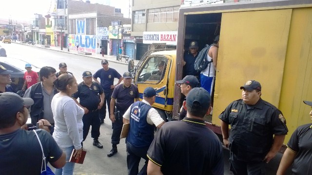 Comerciantes ambulantes del Mercado Modelo de Chimbote piden dos meses de prórroga 