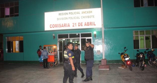 Policías descubren a adolescente robando computadoras de una vivienda en Chimbote