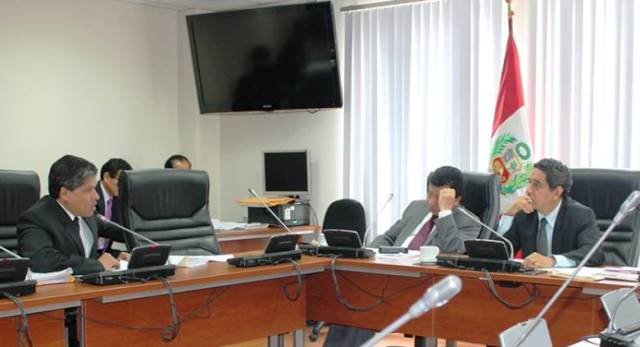 Fiscal Farro Murillo fue interrogado por comisión congresal que investiga “Caso Áncash”‏ 