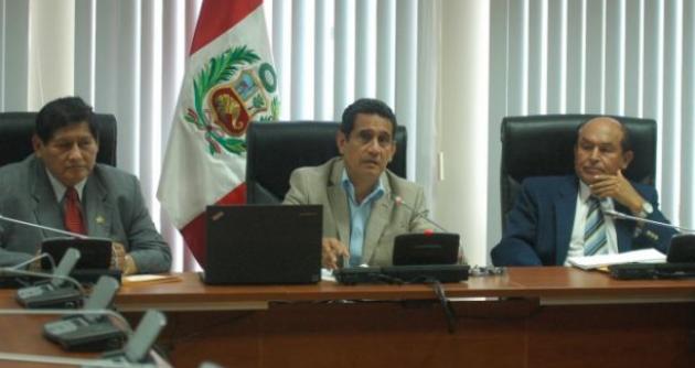 Más de 300 empresarios, testaferros, autoridades y otros personajes investigó comisión Áncash