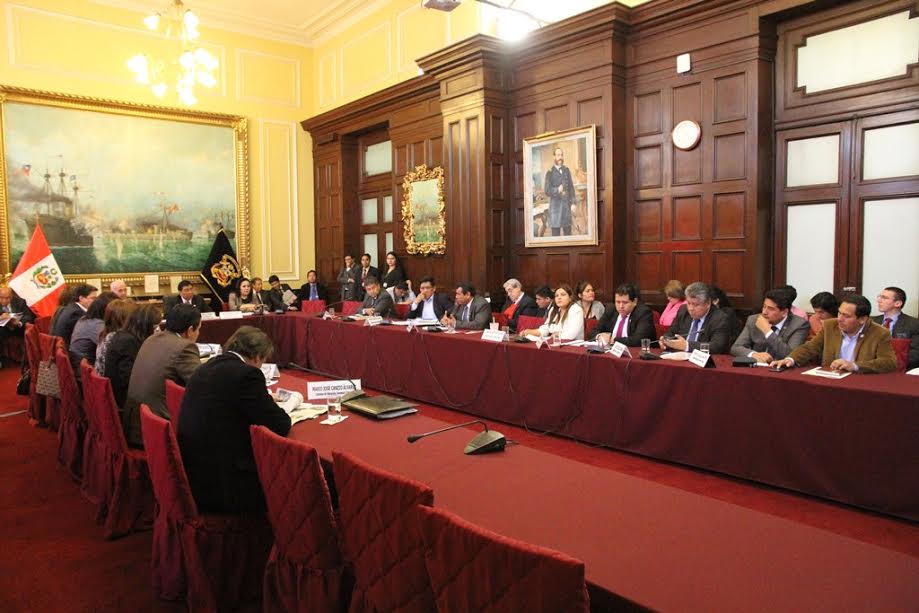 Chimbote: congresista demanda citar a rector de la UNS ante la Comisión de Educación