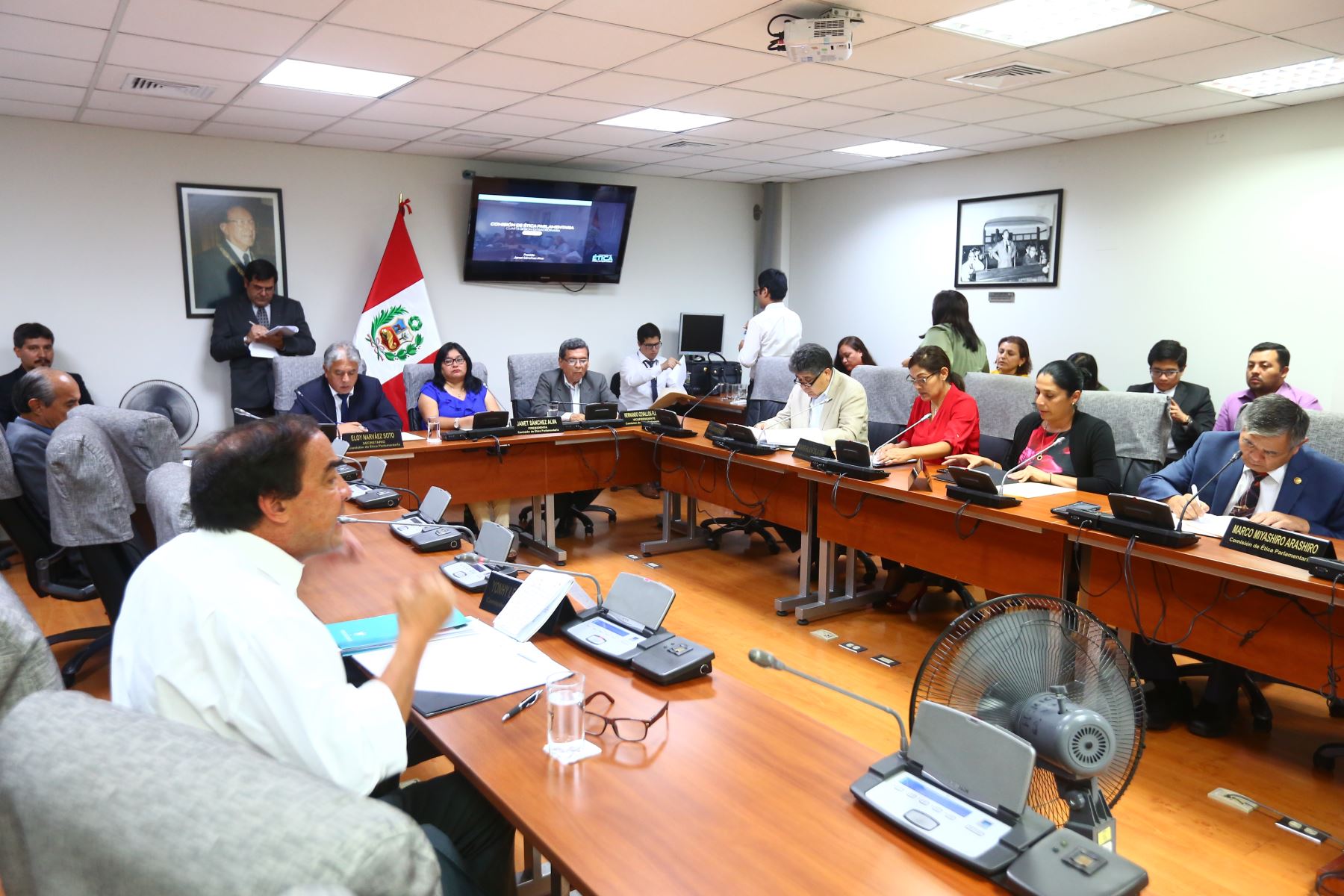 Comisión de Ética resolvería denuncia contra congresista Lescano el 21 de marzo