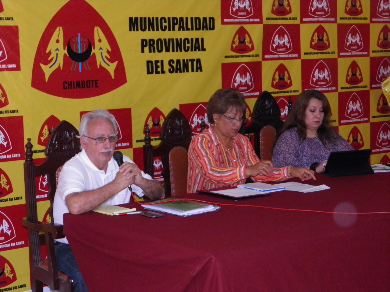 Buscarán presupuesto para ejecución de enrocado en la zona costera de Chimbote