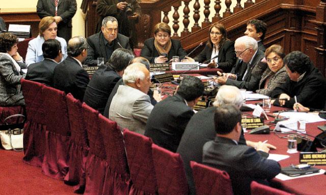 Procuraduría investiga a 5 congresistas, 2 presidentes regionales y 11 alcaldes