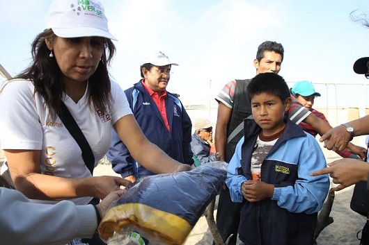  Comité de Damas de Corte del Santa llevó ayuda a familias de “Condominios del Sur”