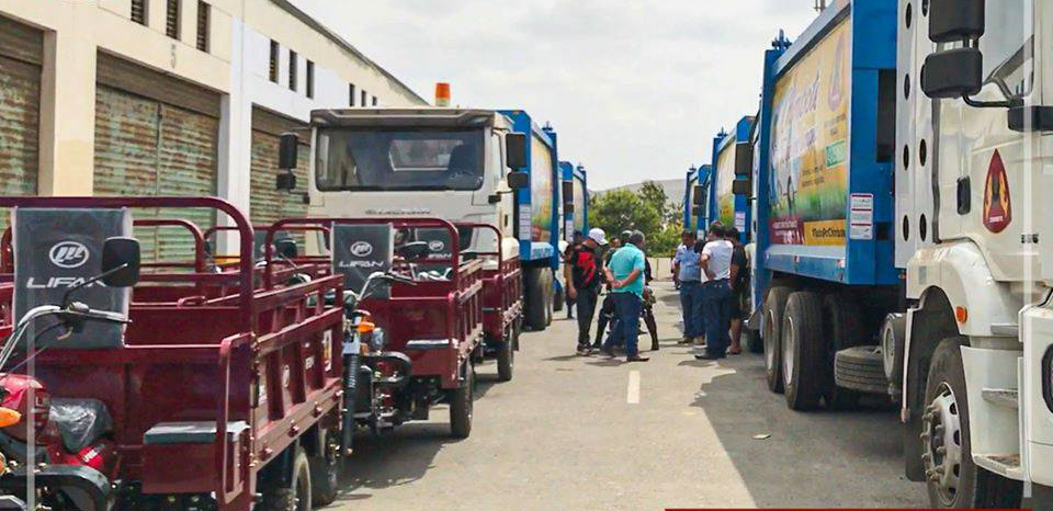 Chimbote: municipio recibió 10 nuevos vehículos compactadores para mejorar recojo de basura
