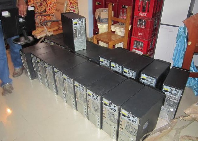  Policía recuperó computadoras que fueron robadas del colegio Mariano Melgar