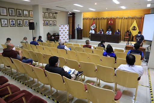 Comuna aprobó implementar los “vacuna car” para facilitar inmunización de adultos mayores