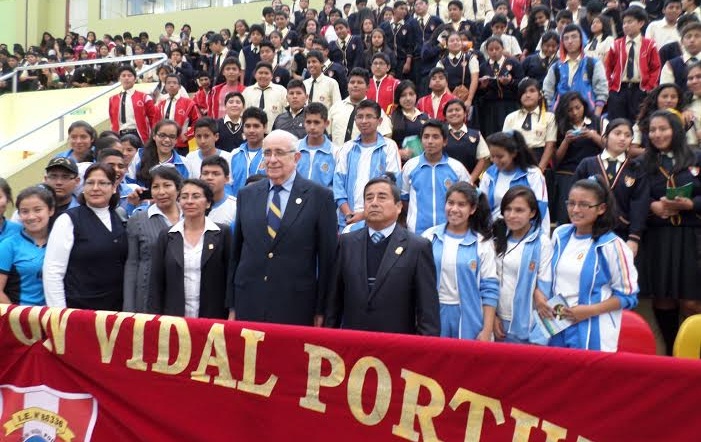 Bisnieto del ilustre Almirante Miguel Grau dictó magistral charla a escolares sureños