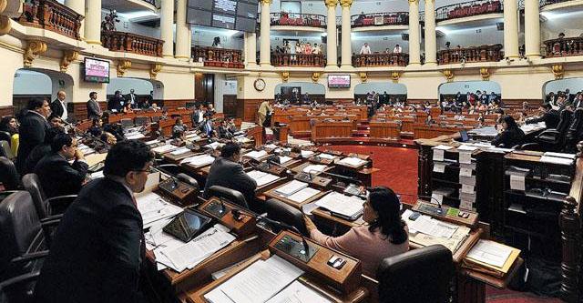 Congreso decide mañana si prohíbe reelección inmediata de presidentes regionales