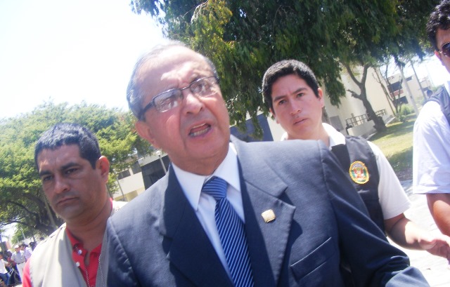 Congresista Mora cuestionó a rectora de Universidad del Santa por no entregar cargo