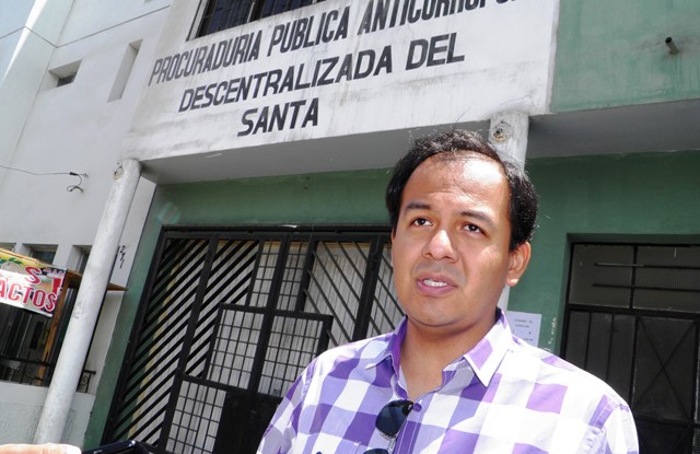  Chimbote: Congresista José Díaz recoge denuncias contra el GRA