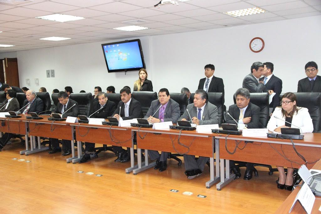 Congresista Domínguez propondrá crear distritos de Rinconada, Cascajal y Cambio Puente