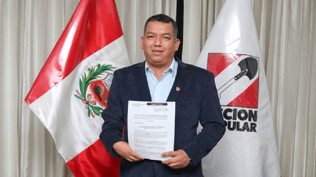 Fiscal de la Nación pide impedimento de salida del país para congresista ancashino Darwin Espinoza