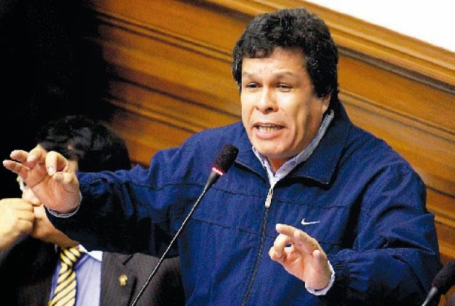 Comisión de Ética de Congreso recomienda suspender a congresista Benítez