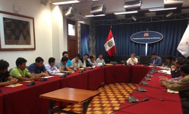 Comuneros de Pocpa acuden al Congreso para buscar solución a conflicto minero