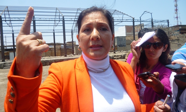 “He pedido que me levanten la inmunidad parlamentaria, no temo a nada”: María López