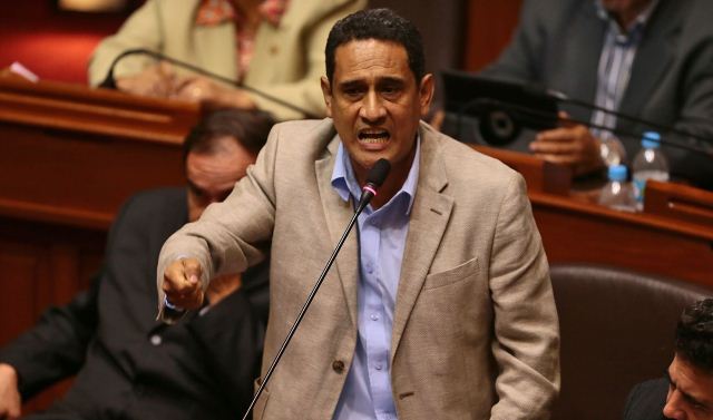 Dos grupos de congresistas de la República investigan a César Álvarez Aguilar