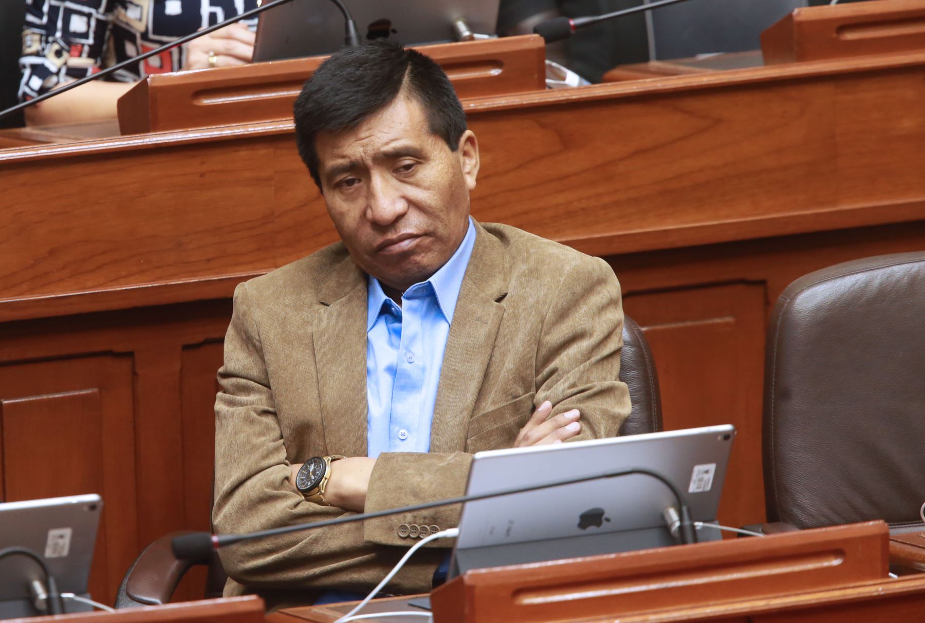 Levantan inmunidad a congresista Mamani por tocamientos indebidos 