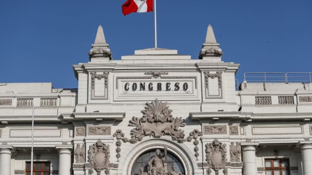 Congreso rechazó dictamen para reelección de alcaldes y gobernadores regionales