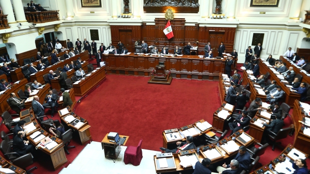 Congreso deroga Ley laboral juvenil ante pedido de miles de jóvenes