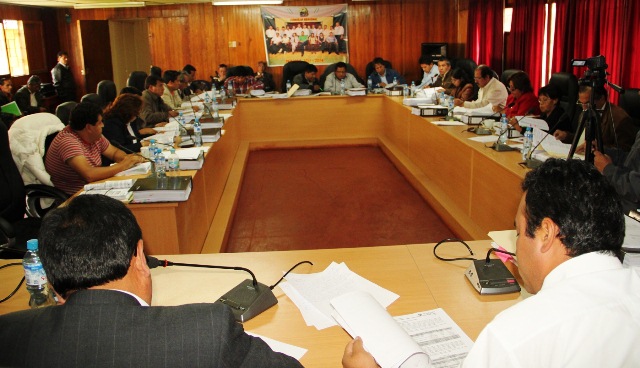 Vacancia de Álvarez y Román se decidiría el jueves 14 