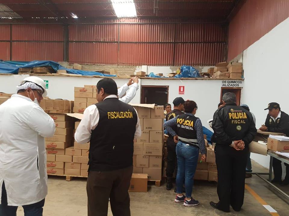 Chimbote: decomisan casi dos millones de conservas de pescado con fecha de expiración vencida
