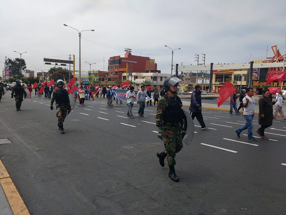 Chimbote: obreros de tres gremios de construcción civil se movilizan dando a conocer su unificación