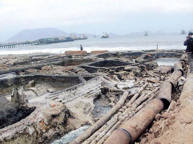 Sancionan a 24 pesqueras por verter efluentes sin tratar a bahía de Chimbote
