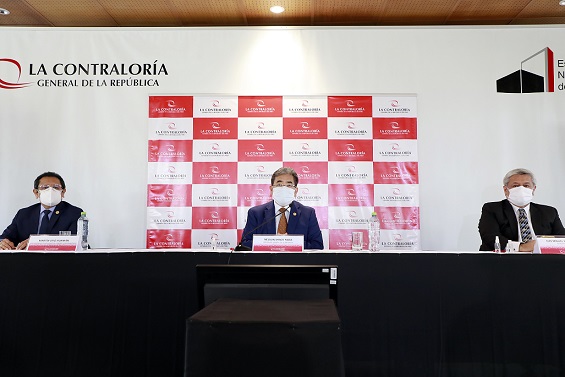        Contraloría identificó que 19 funcionarios obtuvieron vacunas contra el covid-19 para sus familiares