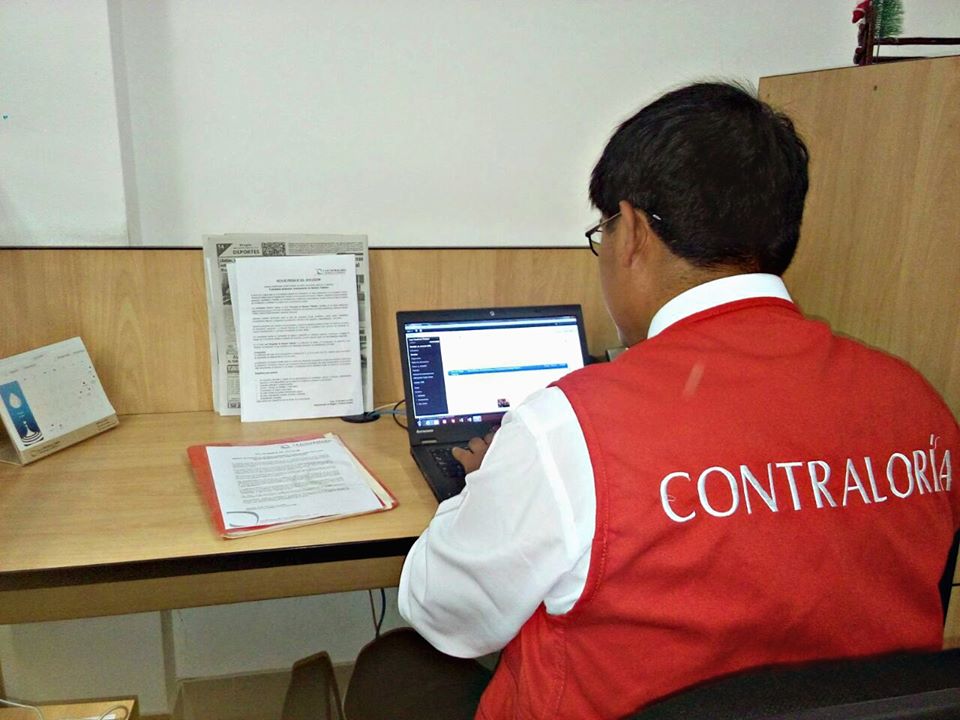 Contraloría recuerda a gobernadores regionales y alcaldes obligación de presentar informe de rendición de cuentas y transferencia